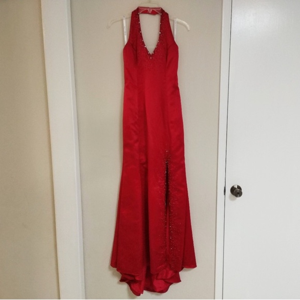 Morgan & Co. Elegant Red Backless Gown